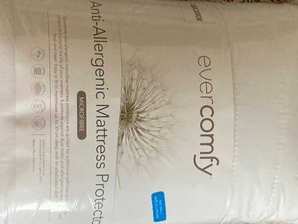 Super king duvet set and mattress protector