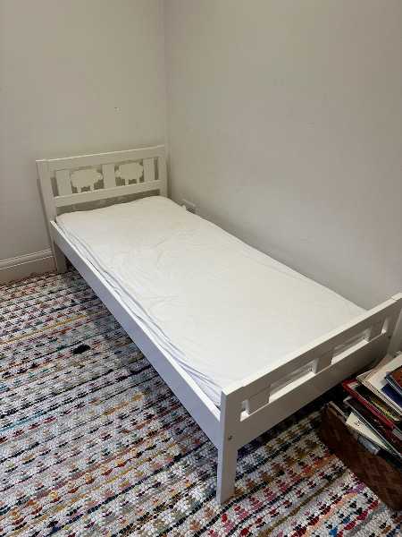 IKEA toddler bed + Little Green Sheep mattress