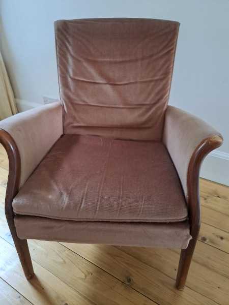 Parker Knoll, model 749-1014. Classic mid-century "fireside" armchair.