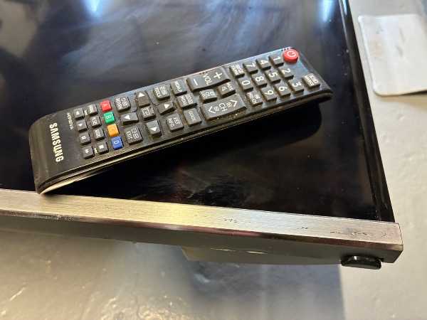 Samsung 40” TV