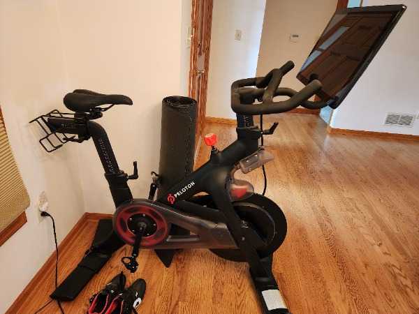 Peloton bike - works fine