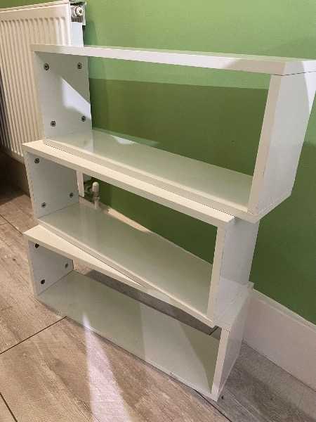 3x wall mounted shelves