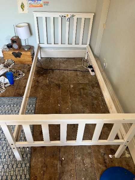 Children’s Bed Frame – Good Condition