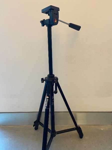 Camera tripod