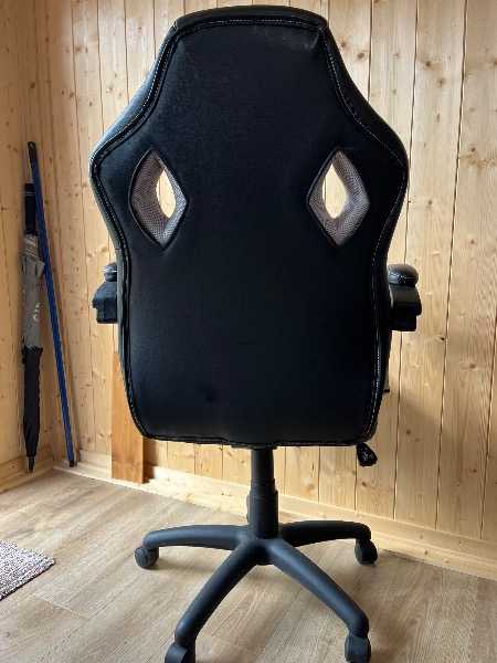 Office/ gaming chair