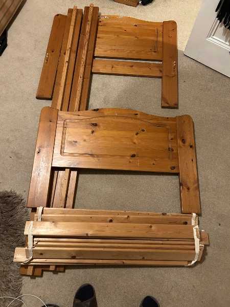 Single bed.Solid easy assemble.