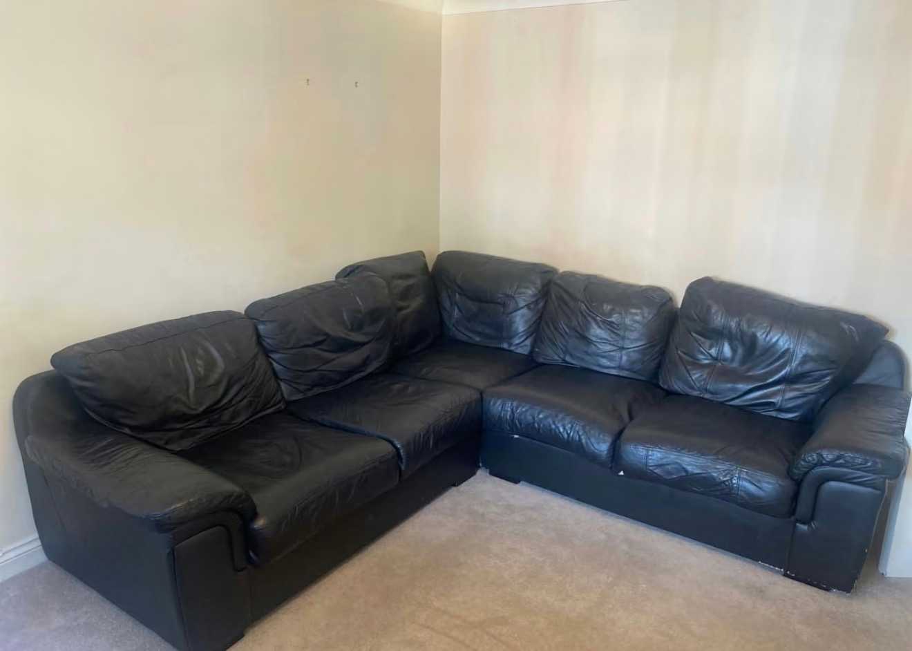Black Leather Corner Sofa (Newbury Rg14)